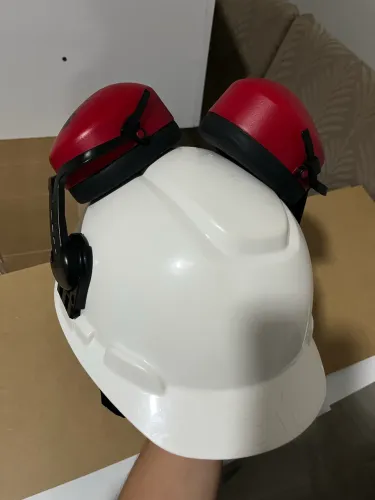 Capacete de Segurança 3M com abafador e proteção de jugular