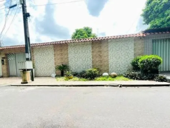 Casa 186 m² - Manaus-AM - Rua Remir Archier, 279 - Flores