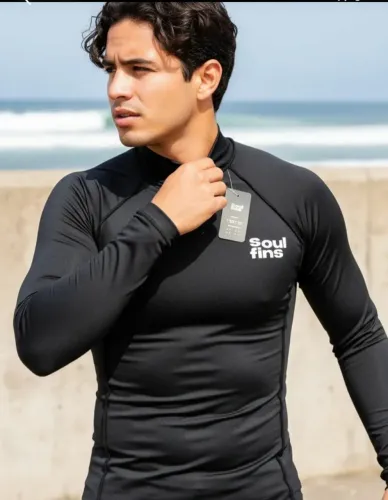 Lycra manga longa p/ Surf e esportes náuticos 