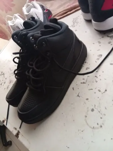 Vendo Bota Nike Court Borough Winter