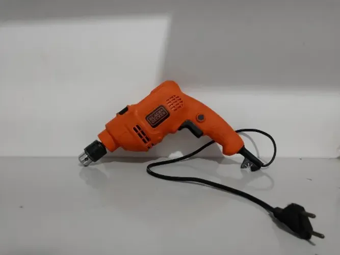 Furadeira Black Decker 220V