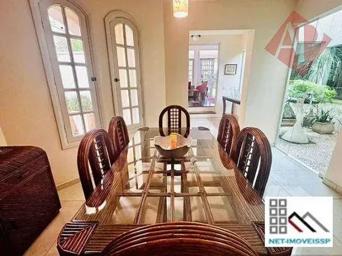 CASA EM CONDOMÍNIO 3 DORMITÓRIOS (270m²), 3 SUÍTES, 4 VAGAS. MAIS DO QUE UMA CASA. UM NOVO