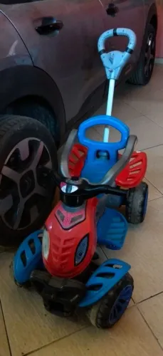 Carrinho triciclo 