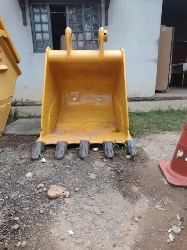 Caçamba pra escavadeira de 1m de largura ideal para trabalhar no blindado