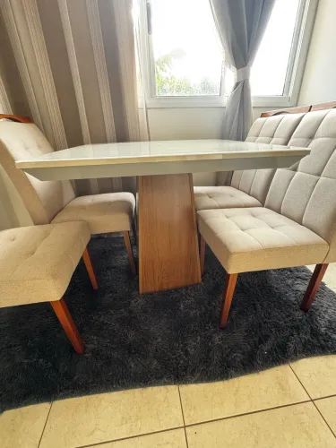 Mesa de Jantar 4 Lugares com Tampo de Vidro
