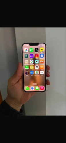 iPhone 16e