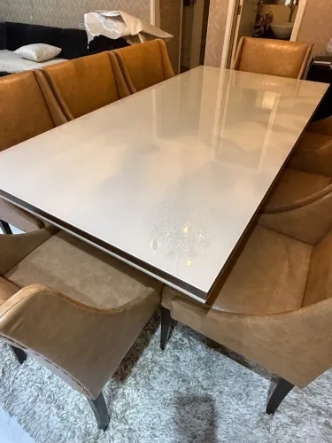 Mesa de jantar com 8 cadeiras