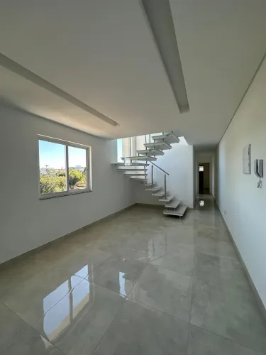 Cobertura com excelente padrão de acabamento - pronta à venda no Centro de Pinhais