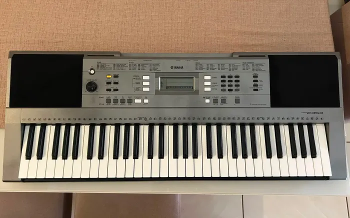 Teclado Yamaha PSR-E353
