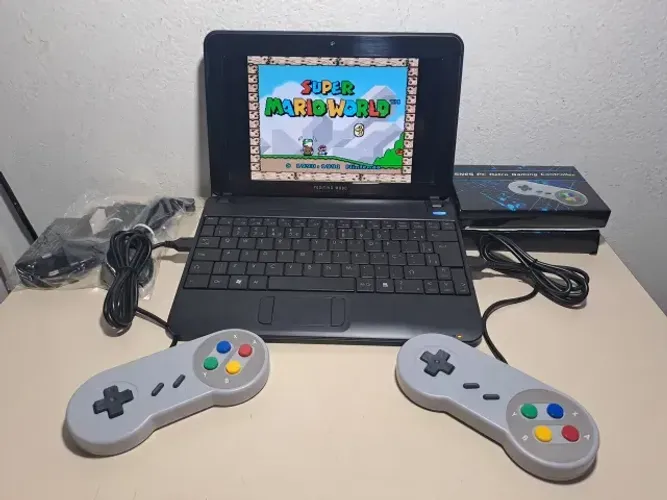 Video Game portatil a bateria com tela de 10 polegadas e mais de 5 mil jogos na memoria