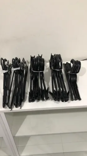 Cabides de plástico
