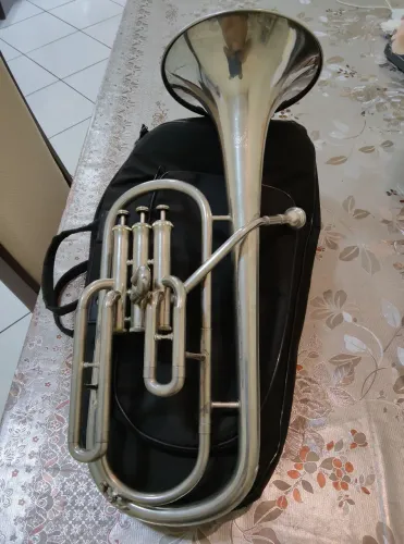 Sax Horn mib Weril Sênior muito conservado. Raridade
