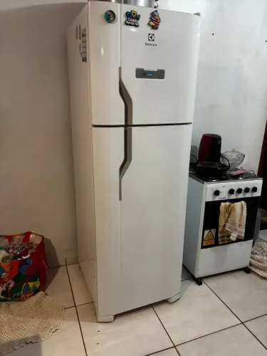 Geladeira Electrolux Cycle Defrost 260L Super Freezer Duplex Branca DC35A