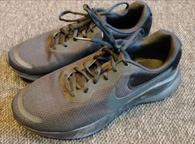 TÊNIS NIKE REVOLUTION ORIGINAL 42 VALOR NEGOCIÁVEL!!!
