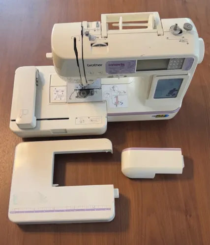 Máquina Brother NV950D Costura e Bordado Completa - Pouco Uso