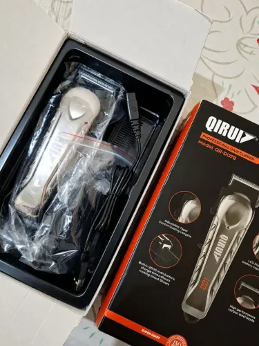 Máquina de cortar cabelo nova