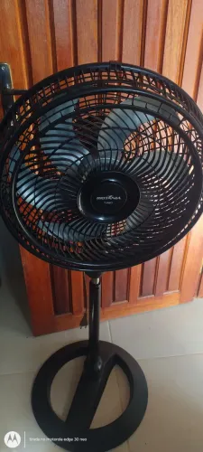 Vendo esse ventilador de coluna 40 cem está funcionando perfeitamente faço entrega