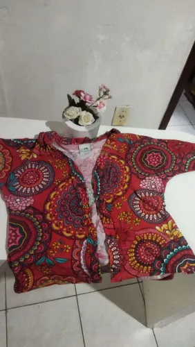 Kimono vermelho estampado,tamanho 6