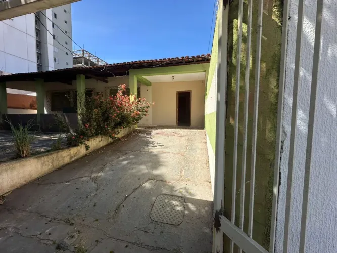 Casa Comercial Setor Leste Universitário