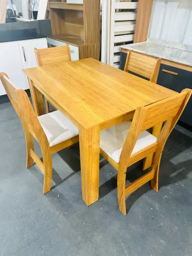 Mesa com 4 cadeiras / NOVO / ENTREGAMOS 