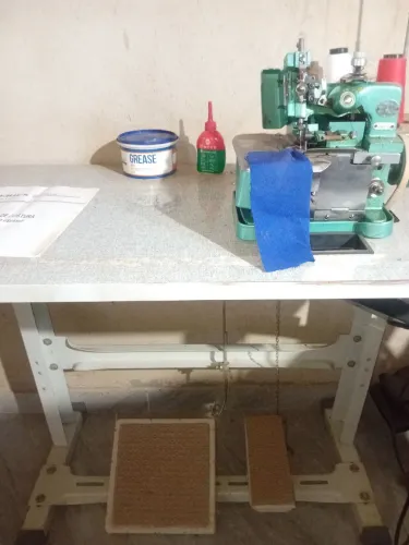 Máquina de costura overlock