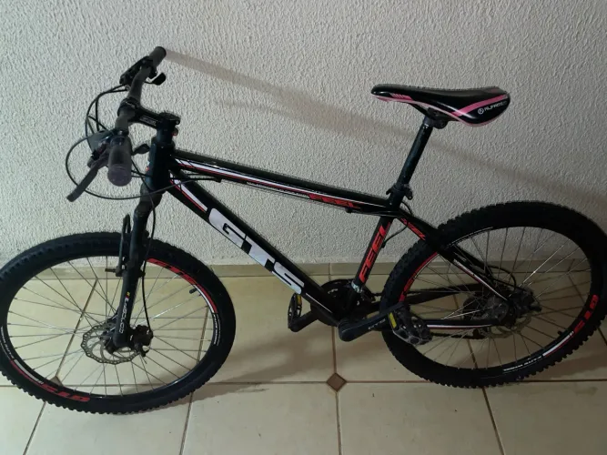bicicleta vermelha aro 26