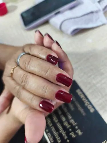 Manicure Experiente