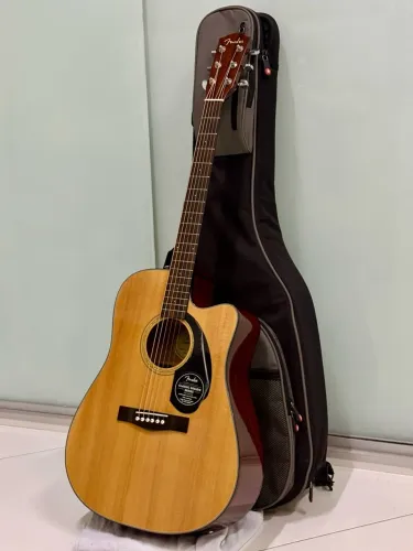 Violão Eletroacústico Fender CD-60SCE Natural (Tampo Maciço) + Capa