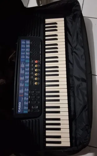 Teclado Casio CT-647