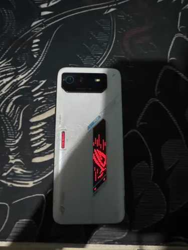 Rog phone 6 nao tenho o carregado e ele trincado a traseira