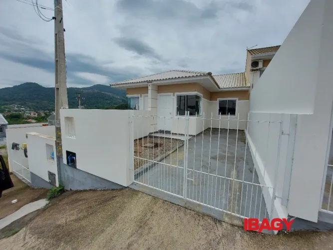 Excelente Casa 2 dormitório(s) em Bela Vista - Palhoça
