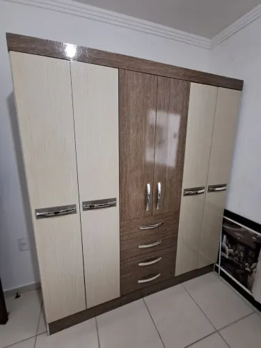 Guarda roupas ( USADO) entrega e montagem grátis 