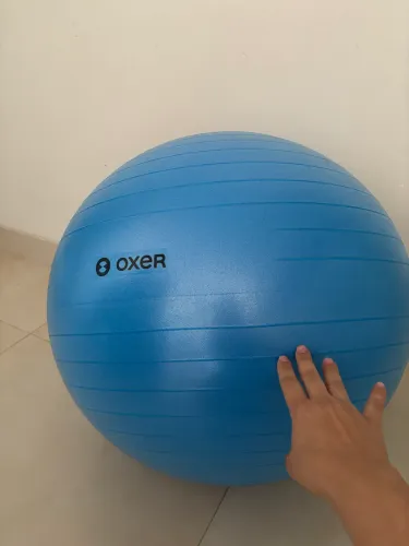 Bola de pilates 90cm de diâmetro.