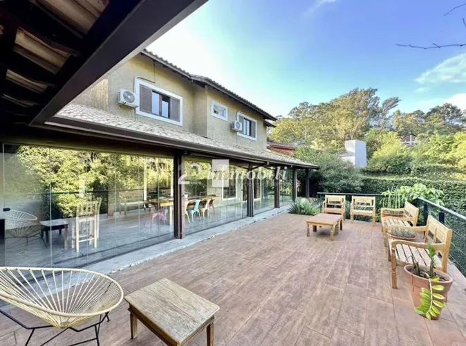 Casa à venda e para alugar em Carapicuíba, Granja Viana, com 3 quartos, com 355 m², Chácar
