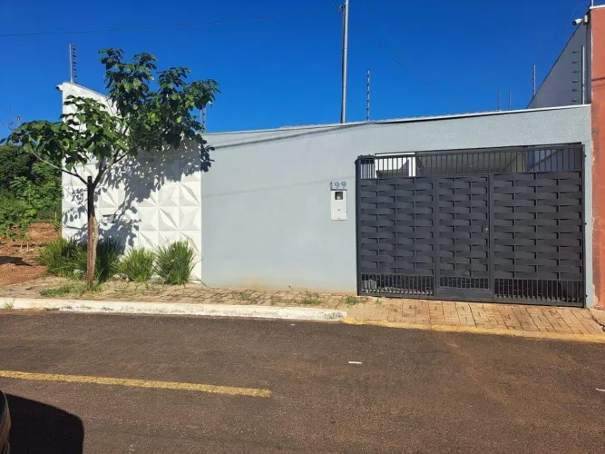 Casa Residencial à Venda em Rondonópolis/MT | 140m² construídos | Terreno 250m²