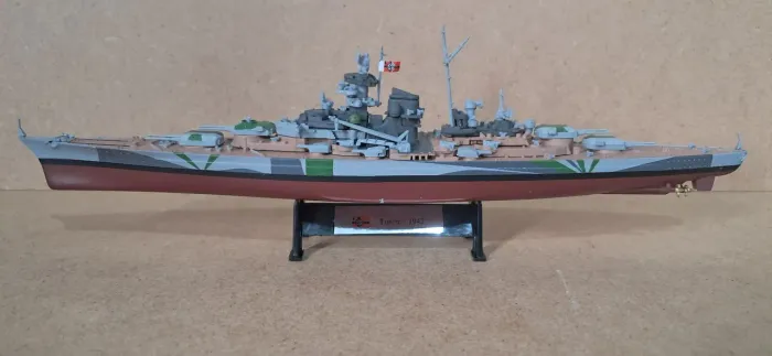 Miniatura Diecast Encouraçado Alemão Tirpitiz - Escala 1/1000.