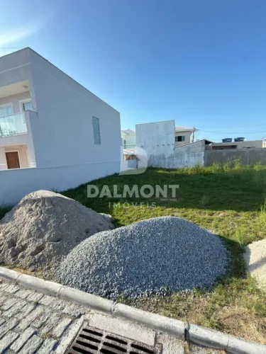 Monte alto/ Arraial do Cabo - Terreno com 200m² em condominio.