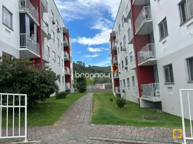 Apartamento Térreo à venda em Condomínio fechado Palhoça