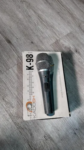 Microfone Kadosh K-98 - Dinâmico com chave liga/desliga