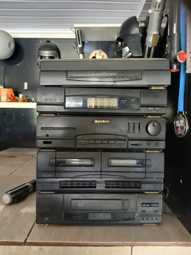 Aparelho avante gradiente sem as caixas toca disco sem agulha le CD e toca fitas tudo