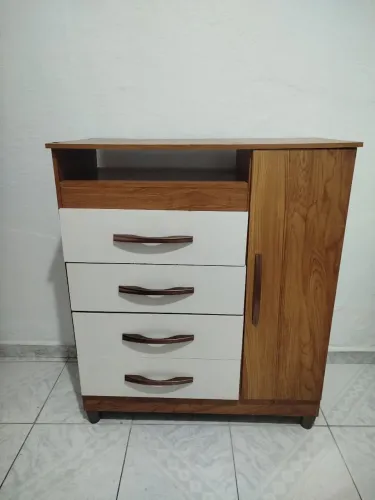 Cômoda 4 gavetas