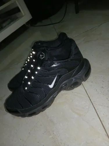 TN preto refletivo