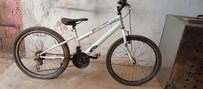Bicicleta Caloi aro 24