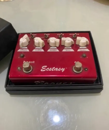 Pedal bogner red