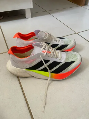 Tênis adidas