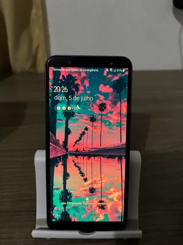 Samsung Galaxy J8 (SM-J810M) - Funciona, bateria viciada