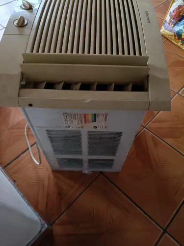 Ar condicionado e Microondas