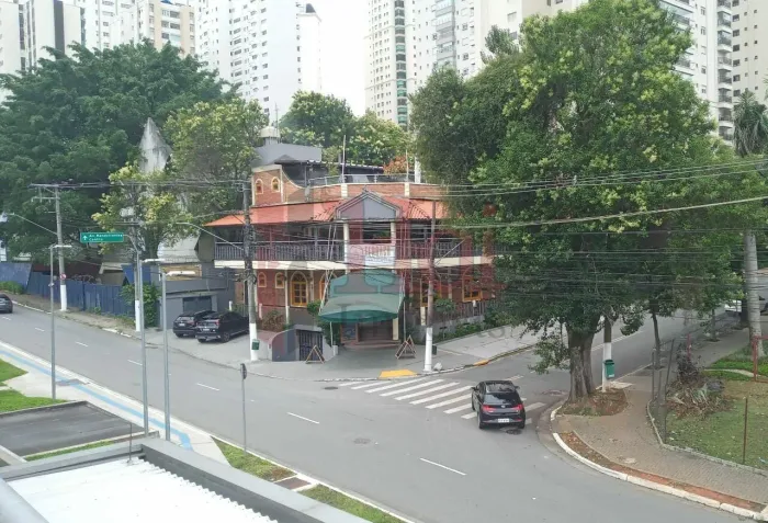 Ponto Comercial de Esquina no Campo Belo Charme Retrô, Estrutura Completa e Localização Pr