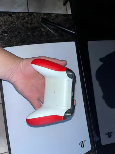 Controle Xbox vermelho