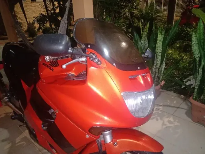 Moto Honda CBR1000F 1993 bem conservada!
